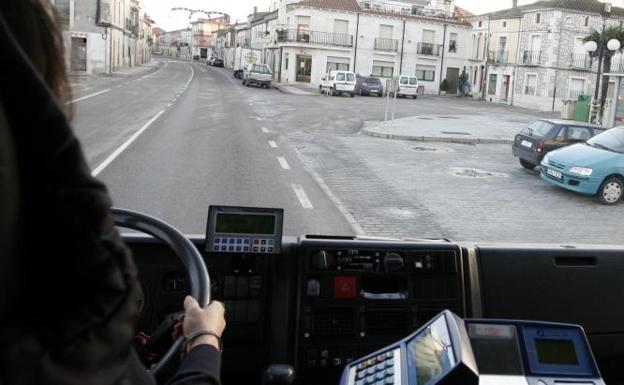 Un autocar de transporte a la demanda en la provincia de Valladolid