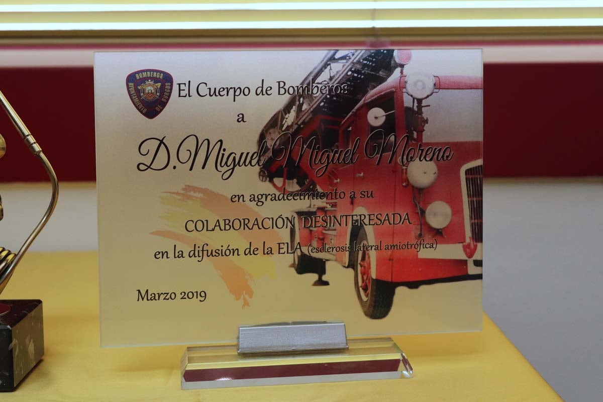 Los Bomberos han celebrado esta mañana la fiesta de su patrón, San Juan de Dios, con un acto oficial en el que han reconocido la labor de los bomberos con 25 años de servicio y de aquellos que se jubilaron recientemente