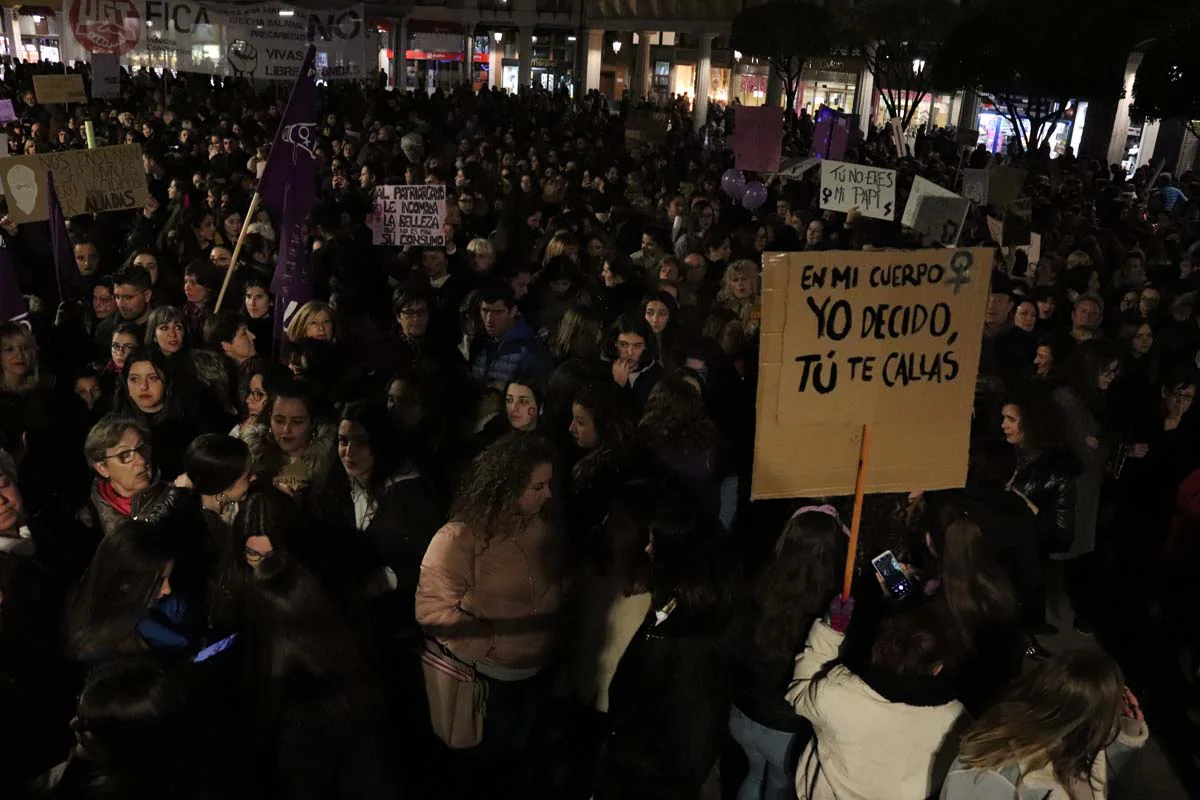 Más de 15.000 burgaleses se suman a otra movilización del 8-M histórica.