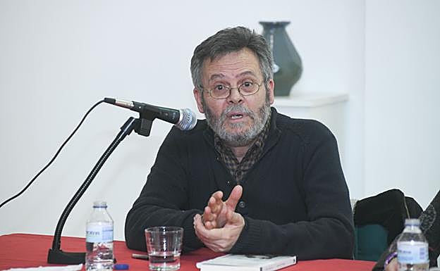 El escritor burgalés José Antonio Abella. 