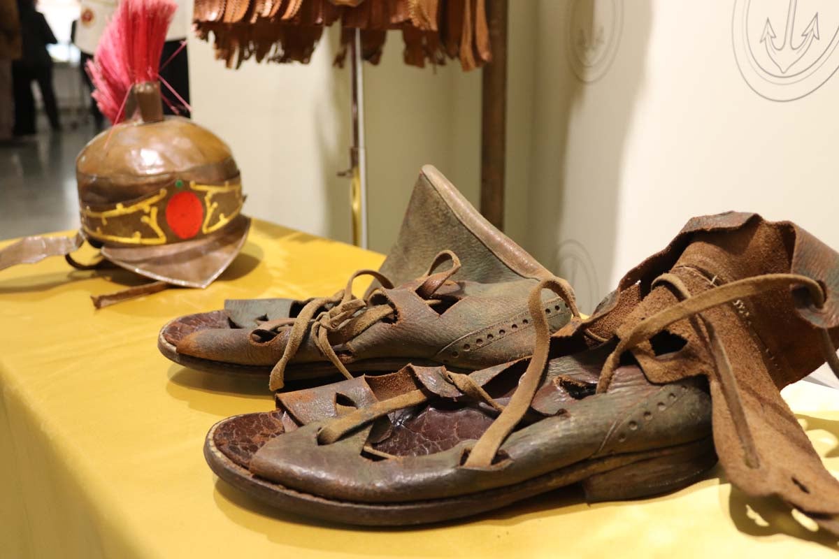 La Sala del Consulado del Mar acoge hasta el 24 de marzo una exposición conmemorativa del 75 aniversario de la refundación de las tres cofradías pasionistas de la ciudad de Burgos, la Hermandad de Nuestra Señora de la Soledad y Santiago, la Real Hermandad de la Sangre del Cristo de Burgos y Nuestra Señora de los Dolores y la Ilustre Archicofradía del Santísimo Sacramento y Jesús con la Cruz a Cuestas,