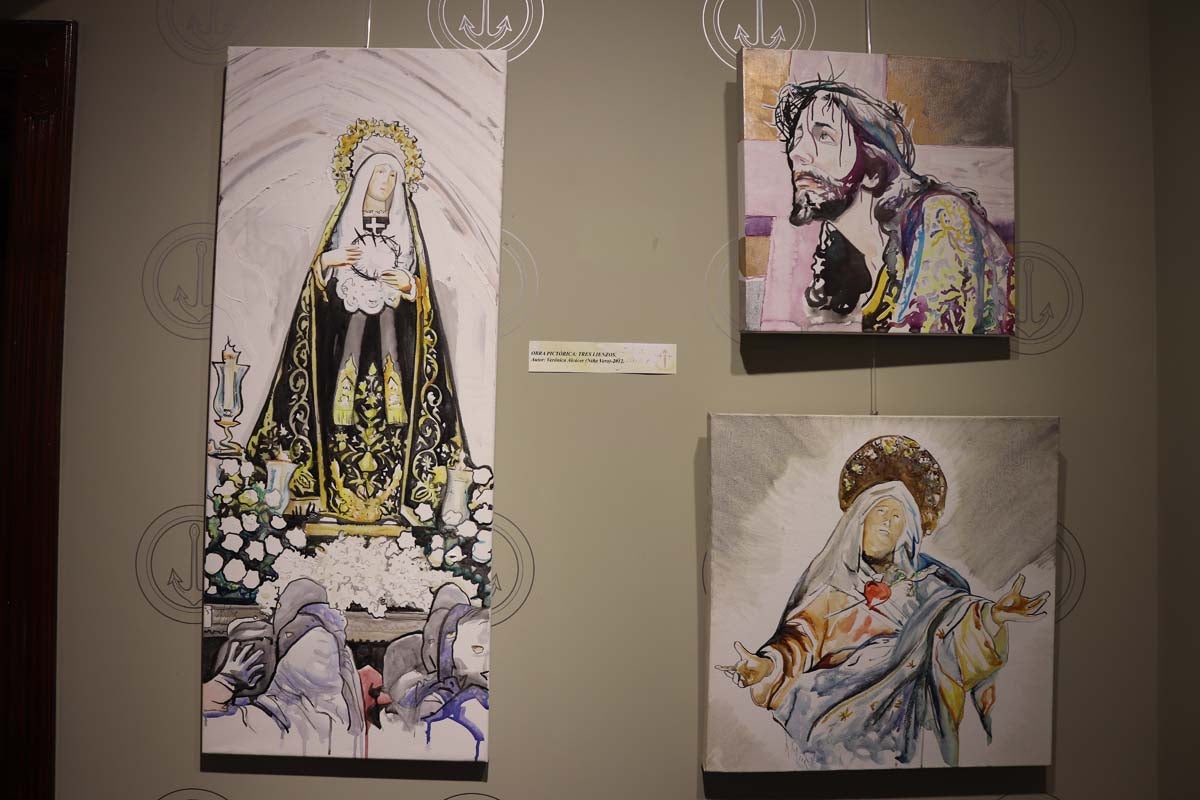 La Sala del Consulado del Mar acoge hasta el 24 de marzo una exposición conmemorativa del 75 aniversario de la refundación de las tres cofradías pasionistas de la ciudad de Burgos, la Hermandad de Nuestra Señora de la Soledad y Santiago, la Real Hermandad de la Sangre del Cristo de Burgos y Nuestra Señora de los Dolores y la Ilustre Archicofradía del Santísimo Sacramento y Jesús con la Cruz a Cuestas,