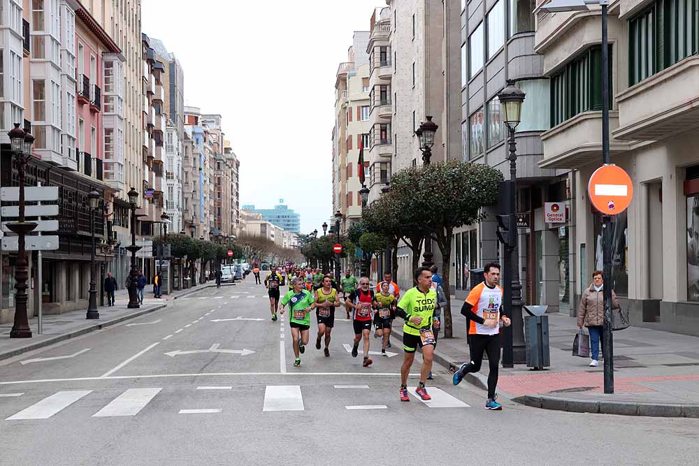 Alrededor de 700 burgaleses se suman a la primera carrera solidaria TDAH Bricomart Burgos, a beneficio de la Asociación Burgalesa de Afectados por el Déficit de Atención con o sin hiperactividad de Burgos