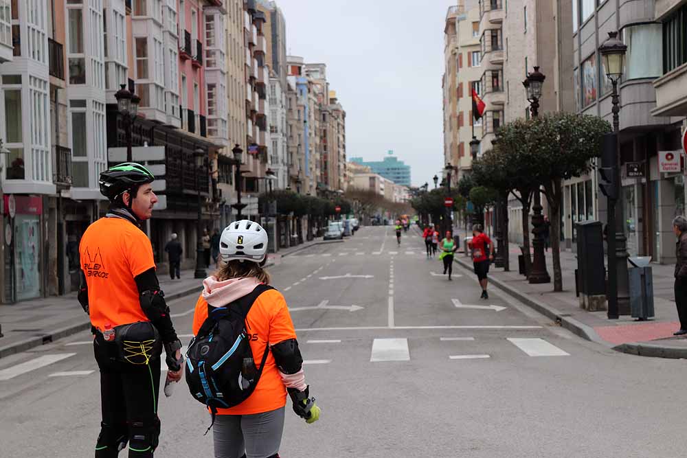 Alrededor de 700 burgaleses se suman a la primera carrera solidaria TDAH Bricomart Burgos, a beneficio de la Asociación Burgalesa de Afectados por el Déficit de Atención con o sin hiperactividad de Burgos