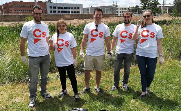 Tres miembros de Jóvenes de Ciudadanos analizaron los votos registrados