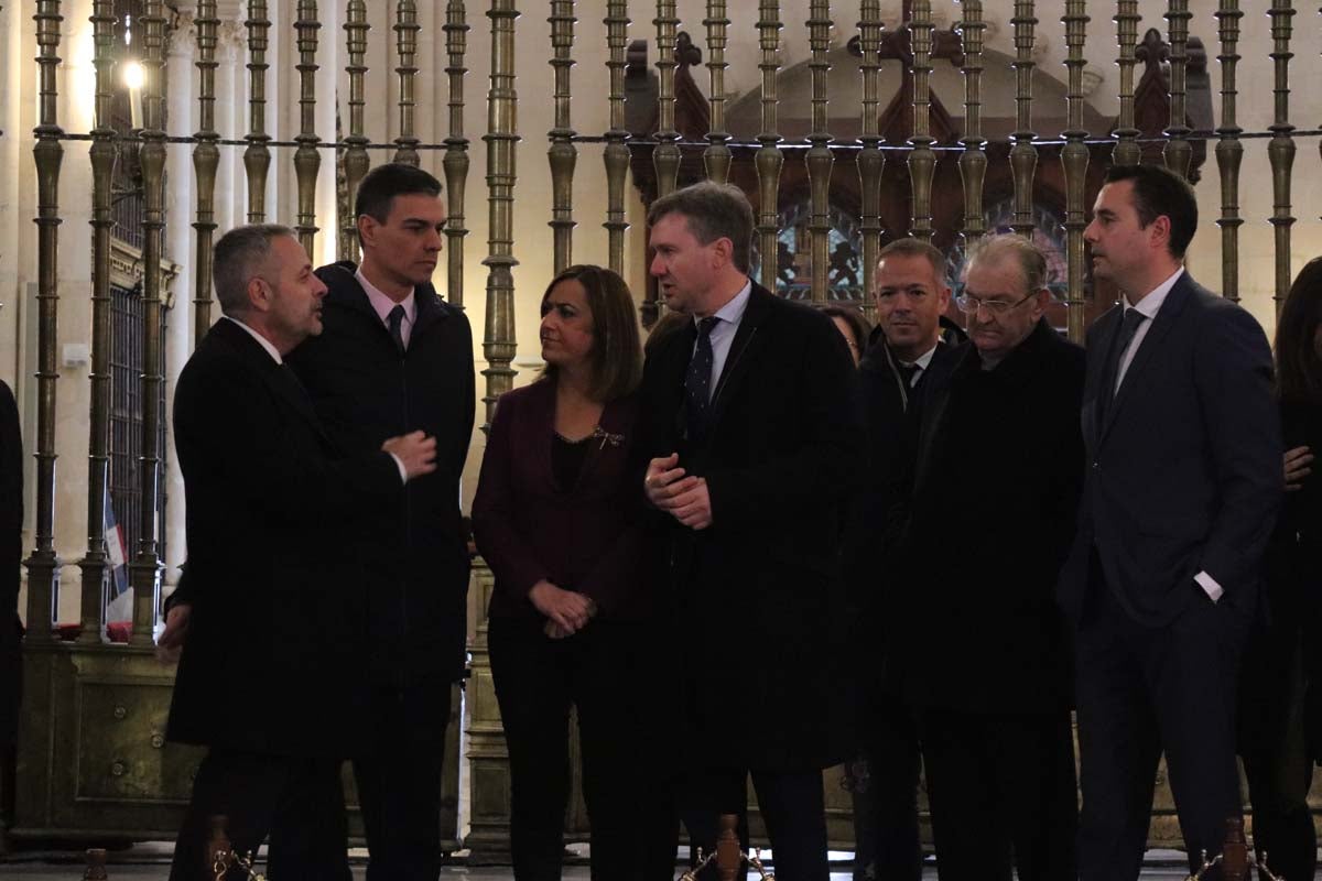 El presidente del Gobierno, Pedro Sánchez, ha culminado su viaje a Burgos con una visita a la Catedral.