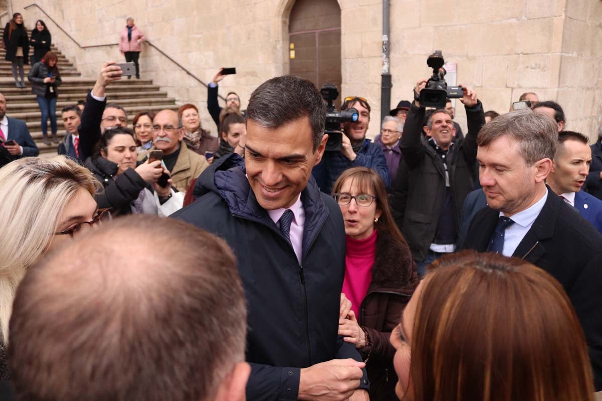 El presidente del Gobierno, Pedro Sánchez, ha culminado su viaje a Burgos con una visita a la Catedral.