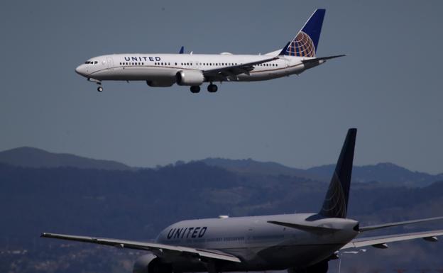 Un Boeing 737 aterriza en San Francisco. 