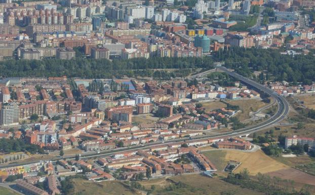 Imagen aérea de la Autovía de Ronda en la ciudad BU-11.