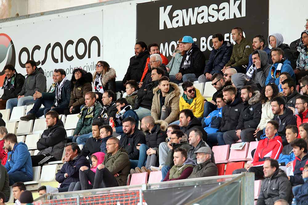 Fotos: Si has estado viendo al Burgos CF contra la UD Las Palmas Atlético búscate