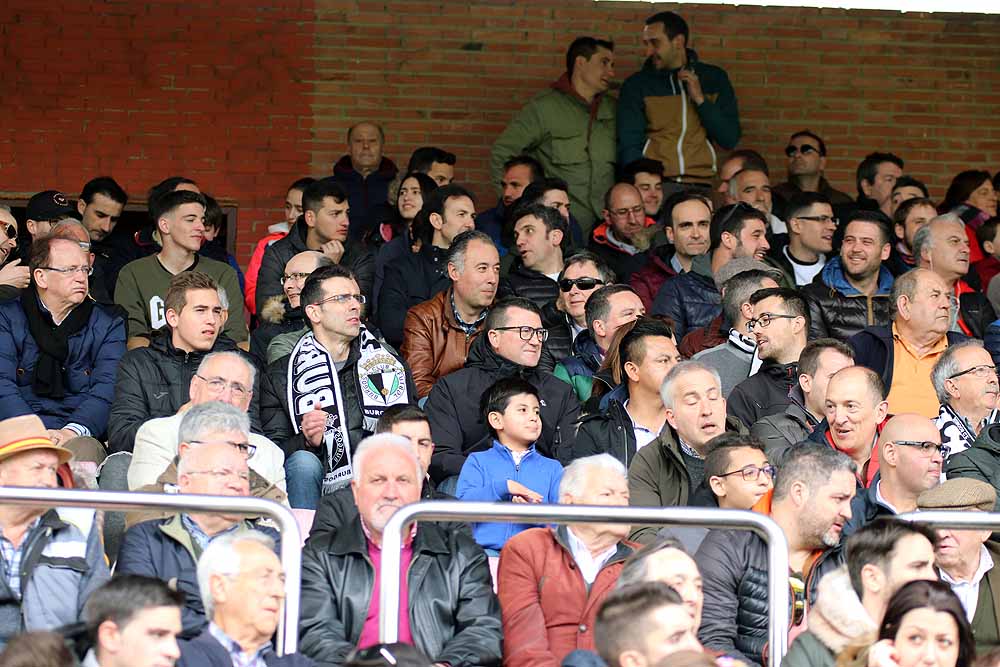 Fotos: Si has estado viendo al Burgos CF contra la UD Las Palmas Atlético búscate