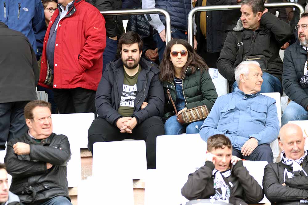 Fotos: Si has estado viendo al Burgos CF contra la UD Las Palmas Atlético búscate