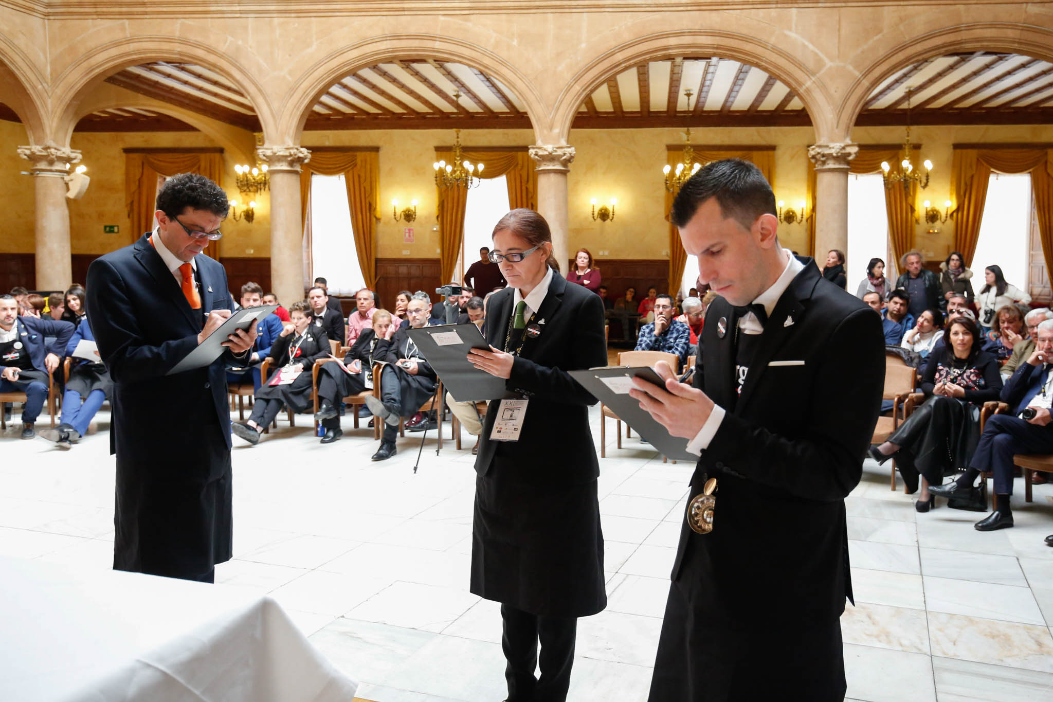 Fotos: XXI Concurso de Regional de sumilleres en el Casino de Salamanca