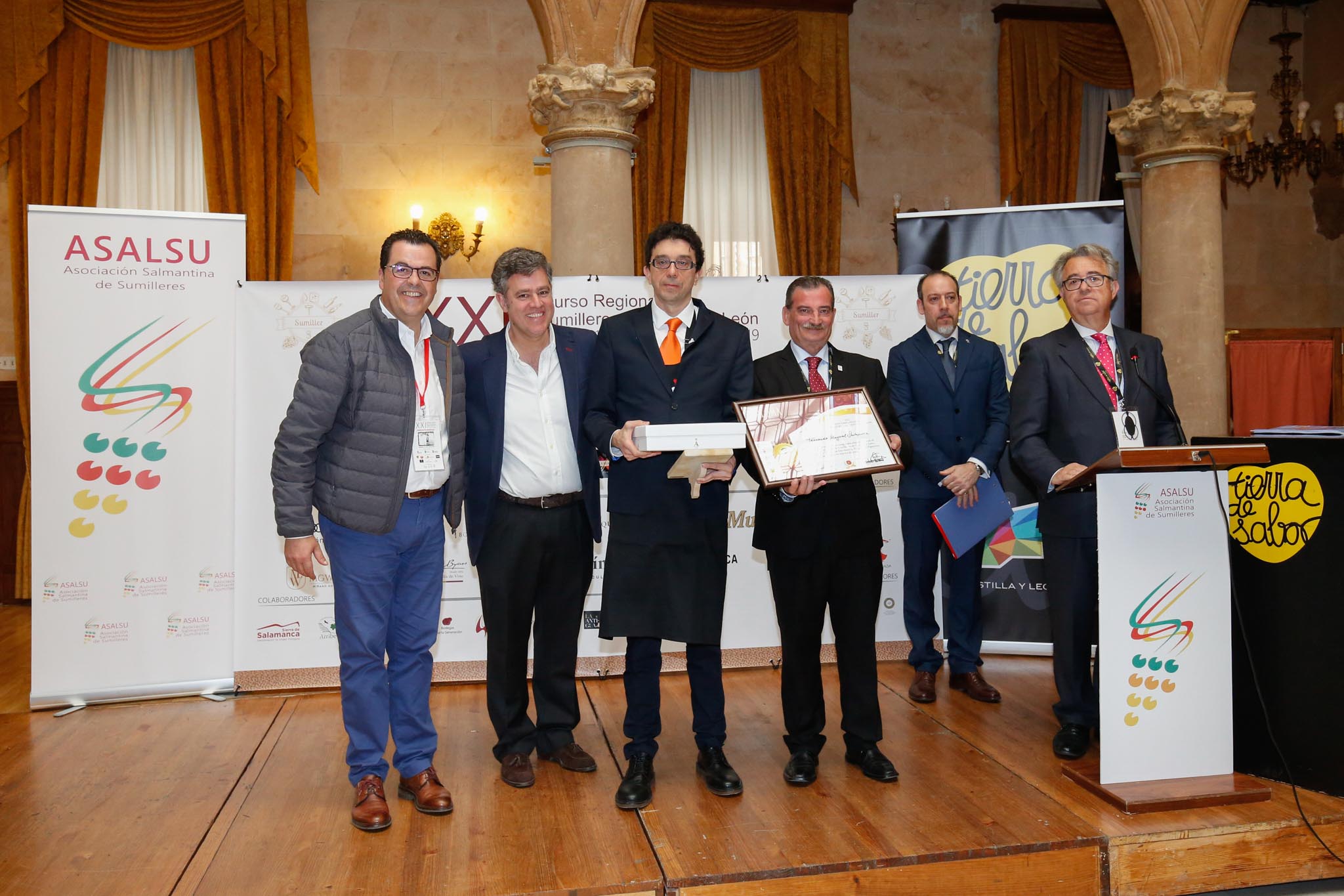 Fotos: XXI Concurso de Regional de sumilleres en el Casino de Salamanca