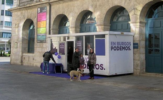 Caseta de Podemos en una campaña electoral anterior.