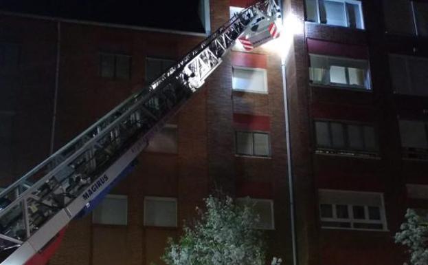 Auxilio en un domicilio de la calle Wamba realizada el día 20 por los Bomberos en Valladolid.