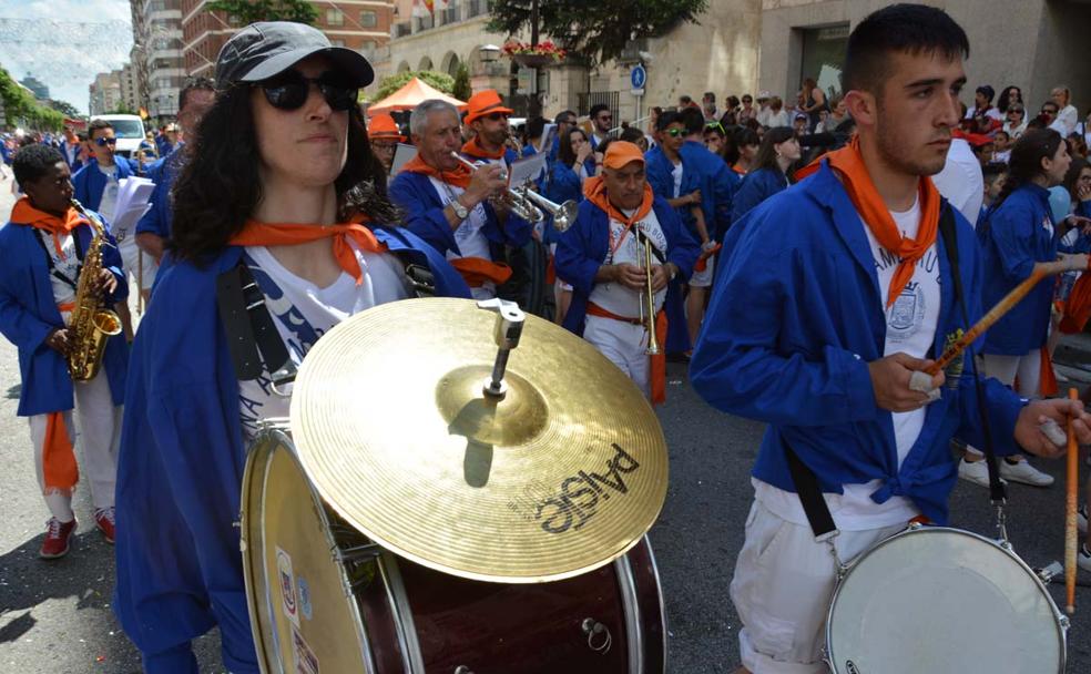 Una imagen del desfile de peñas del 2018