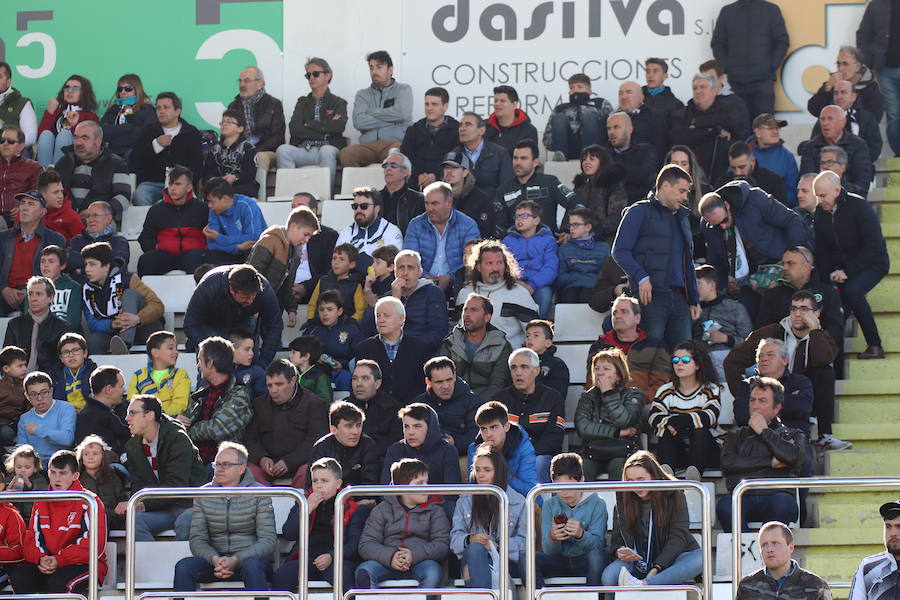 Fotos: ¿Has estado viendo el partido entre el Burgos CF y el Real Madrid Castilla? ¡Búscate!