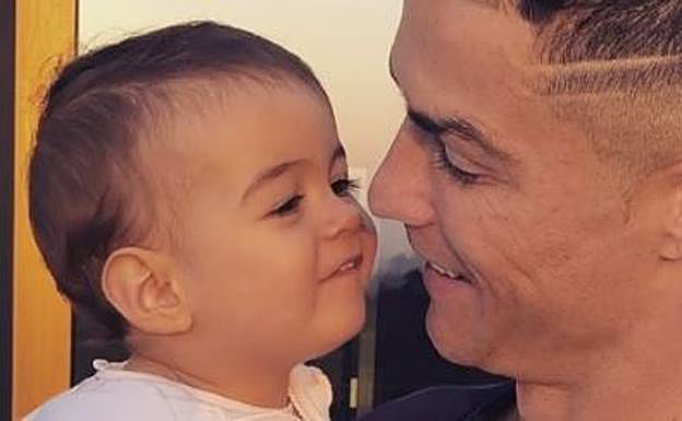 Georgina Rodríguez muestra el lado más paternal de Cristiano