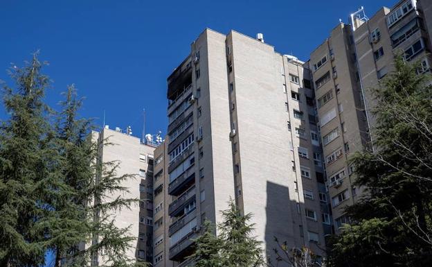 Piso incendidado en la Ciudad de los Periodistas de Madrid.