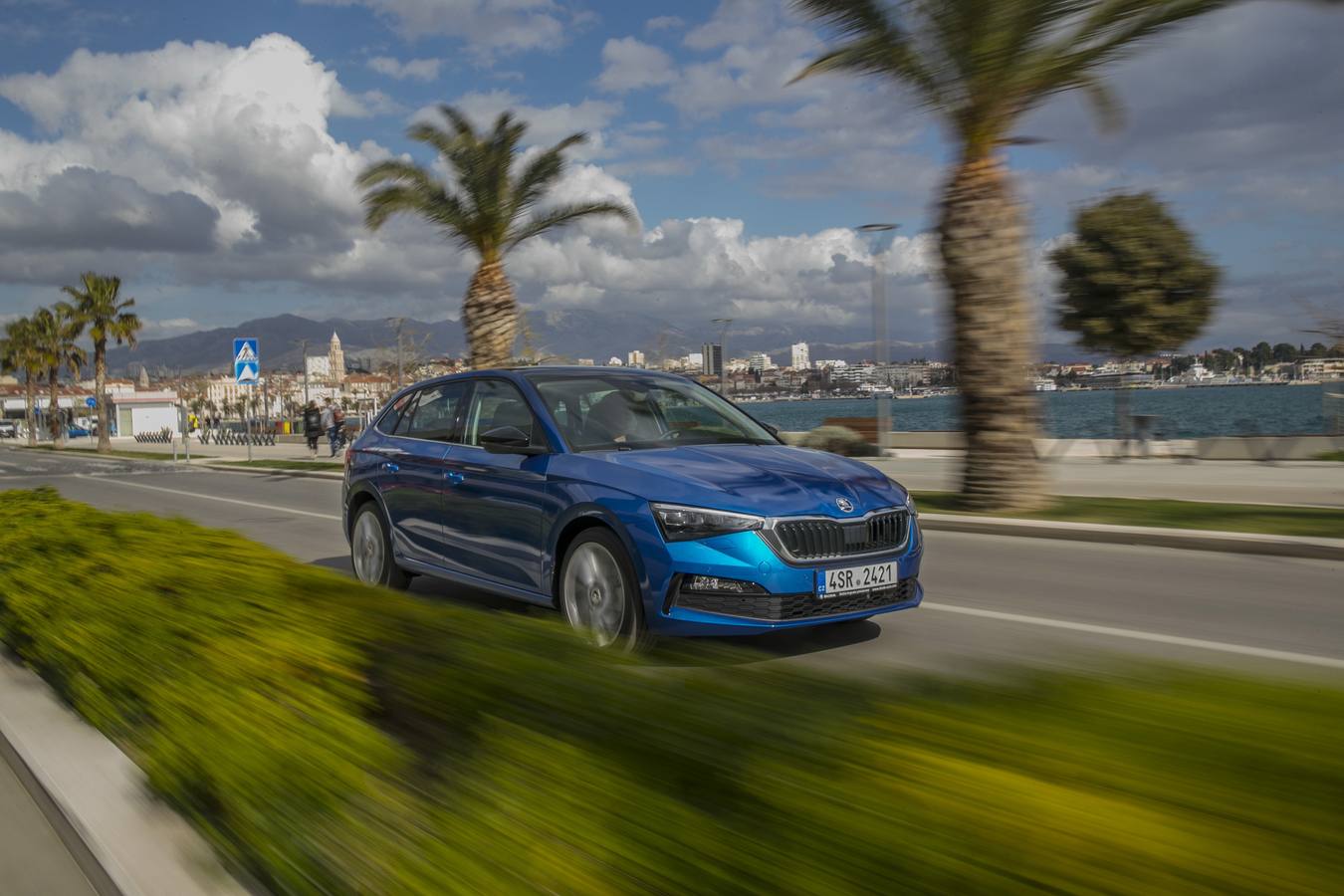 El Scala es una apuesta importante de Skoda. Engloba diseño, con la mecánica del grupo Volkswagen y la habitual funcionalidad, amplitud y relación calidad precio de la marca. Arranca desde 13.990 euros. 