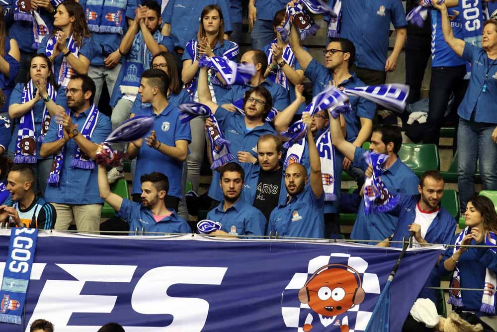 Fotos: Si has disfrutado desde la grada del San Pablo - Fuenlabrada, ¡búscate!