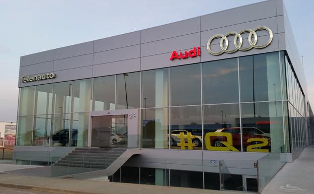 Concesionario Telenauto Audi en León, construido con fachada Muro Cortina. 