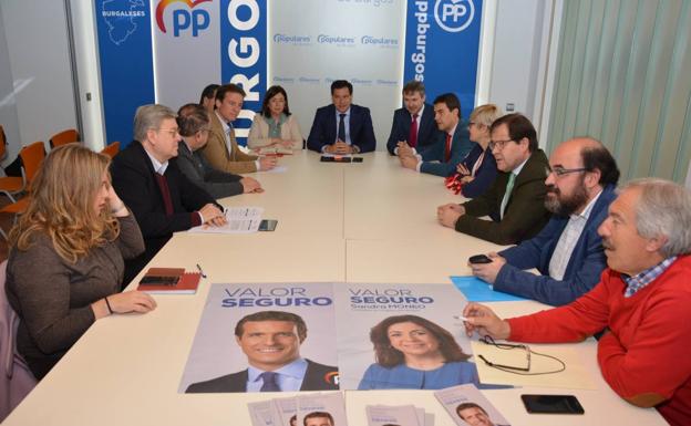 De la Hoz se ha reunido con representantes del partido en Burgos. 