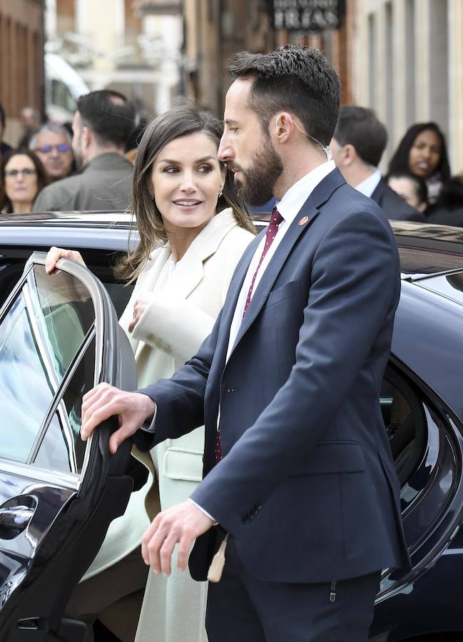 'Angeli' ya está en marcha en Lerma. La Reina Doña Letizia ha inaugurado esta mañana la XXIV exposición de Las Edades del Hombre, 'Angeli', un referente nacional e internacional y uno de los proyectos culturales, patrimoniales y turísticos más emblemáticos de la Comunidad. En esta ocasión, la exposición se acerca a la Villa Ducal, catalogada como uno de los pueblos más bonitos de España, y convertirá a la comarca del Arlanza en un referente cultural y turístico internacional.