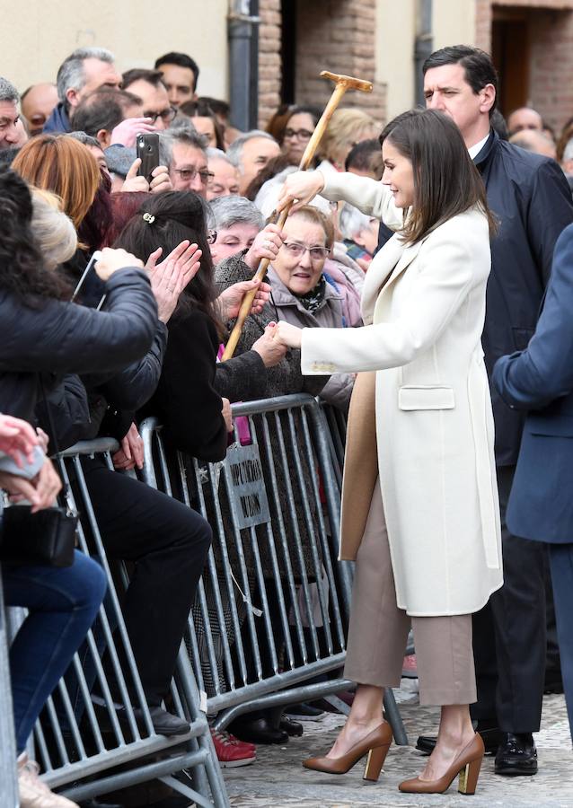 'Angeli' ya está en marcha en Lerma. La Reina Doña Letizia ha inaugurado esta mañana la XXIV exposición de Las Edades del Hombre, 'Angeli', un referente nacional e internacional y uno de los proyectos culturales, patrimoniales y turísticos más emblemáticos de la Comunidad. En esta ocasión, la exposición se acerca a la Villa Ducal, catalogada como uno de los pueblos más bonitos de España, y convertirá a la comarca del Arlanza en un referente cultural y turístico internacional.