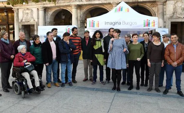 Eugenia Sáez habla durante el acto de presentación de la candidatura de Imagina Burgos al Ayuntamiento. 