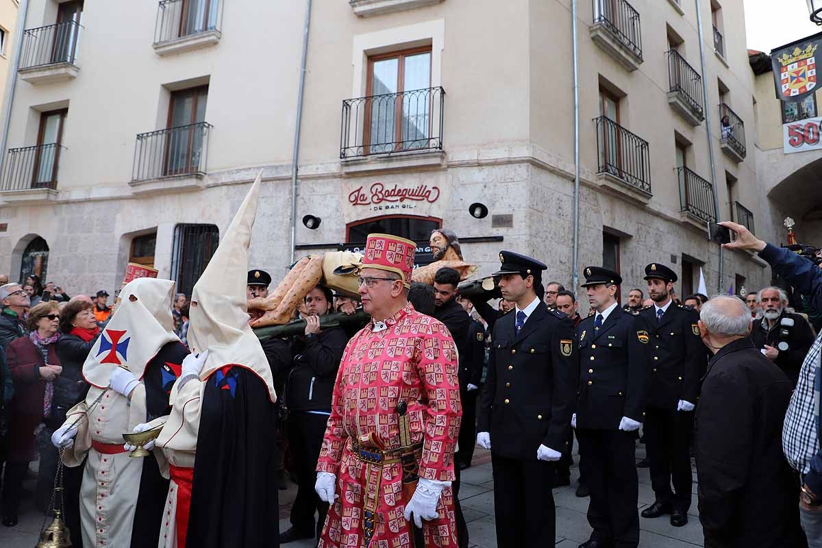 Fotos: Dolor con la caída y rotura de la imagen del Santísimo Cristo de Burgos