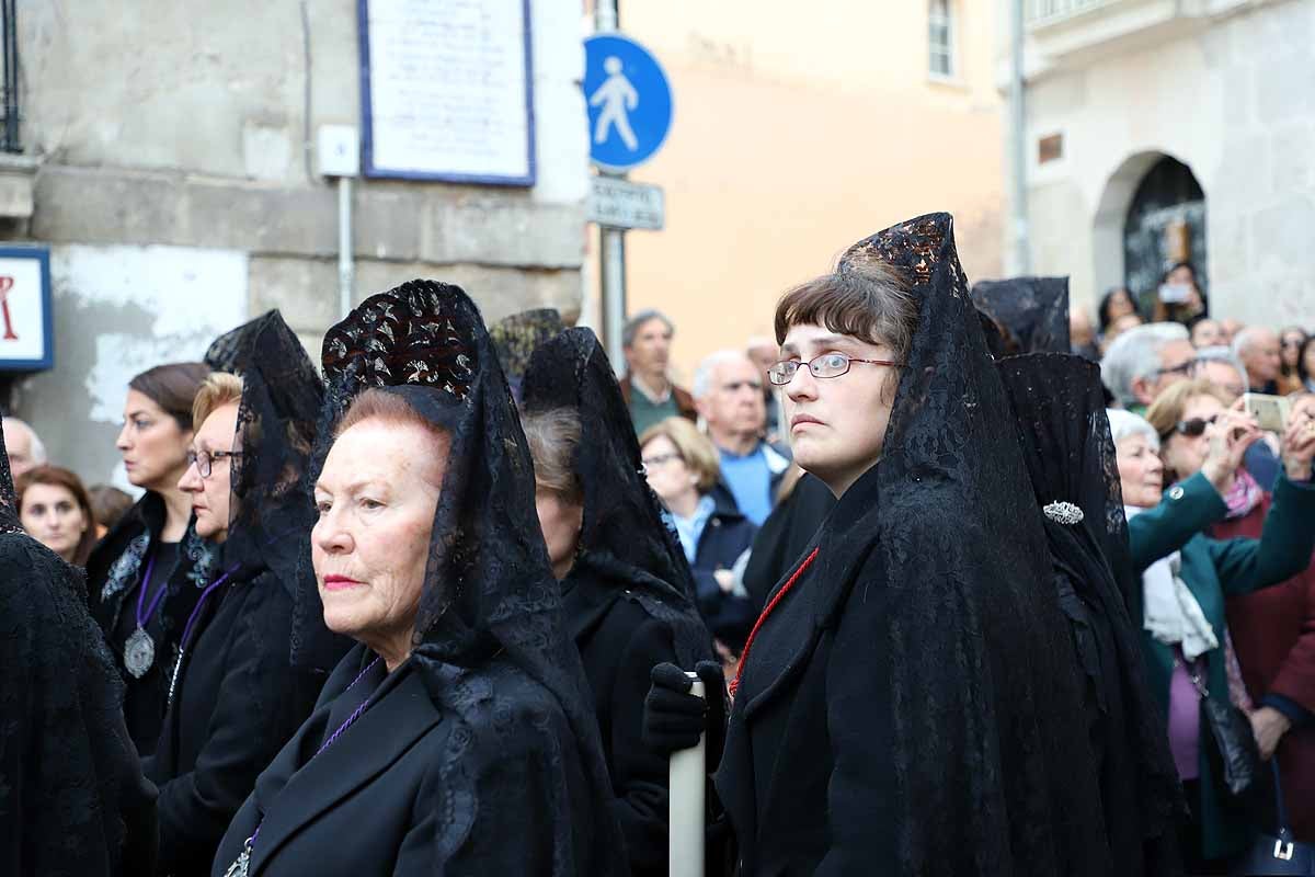 Fotos: Dolor con la caída y rotura de la imagen del Santísimo Cristo de Burgos