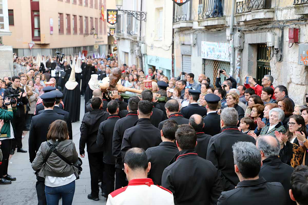 Fotos: Dolor con la caída y rotura de la imagen del Santísimo Cristo de Burgos