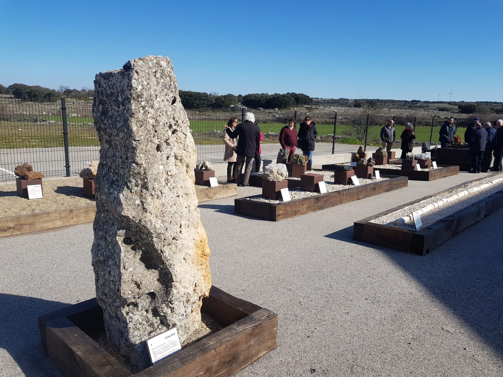 El Museo del Petróleo en Sargentes de la Lora ha sumado un Jardín de Rocas con 21 ejemplares de Burgos, Madrid, Galicia o Salamanca