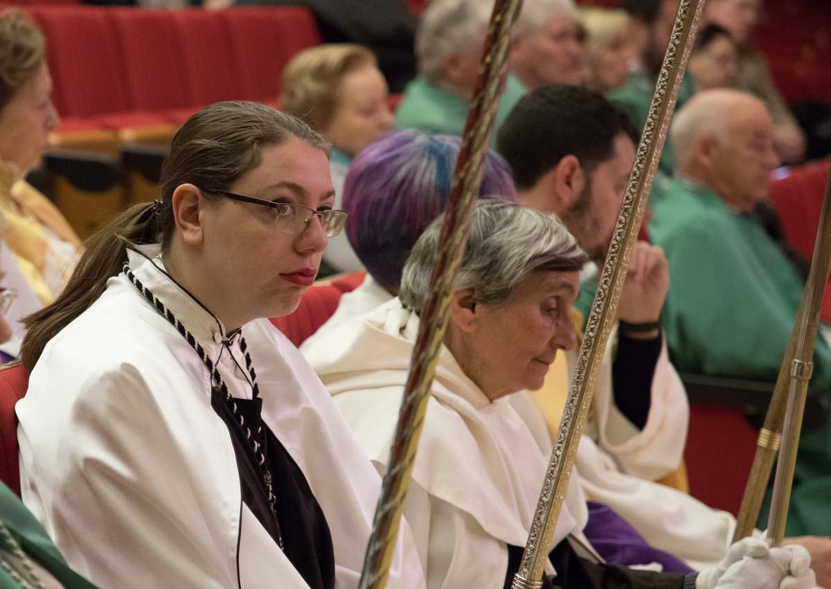 La lluvia impide a la cofradía de la Santa Columna y el Círculo Católico de Obreros llevar a cabo su primer viacrucis por el barrio de Vega.