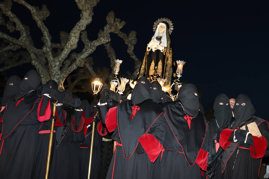 Fotos: La procesión de Nuestra Señora de la Soledad, en imágenes