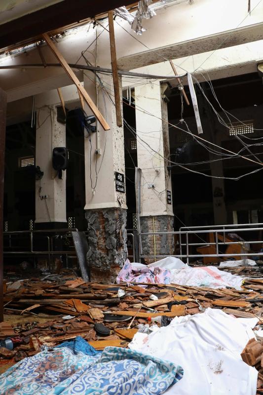 Imagen secundaria 1 - Interior de una de las iglesias tras los atentados.