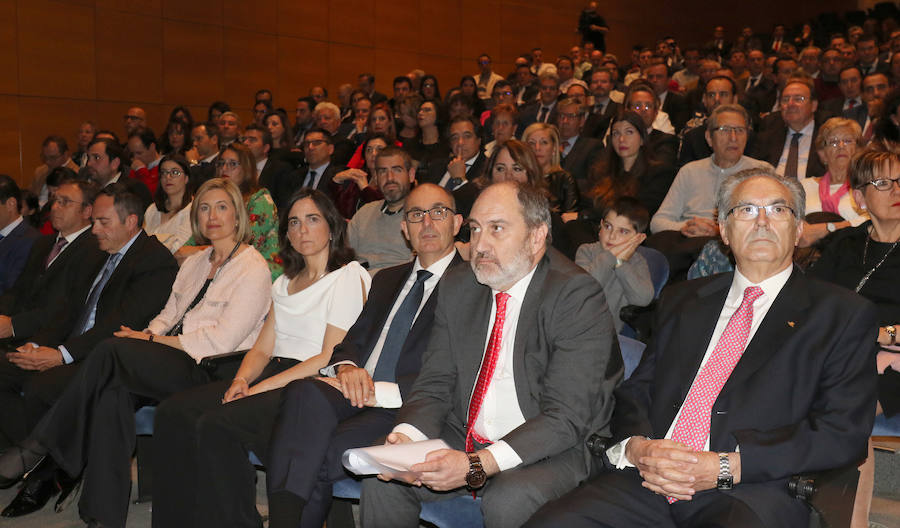 Maite Zamorano, directora de control de gestión de El Nortede Castilla, recibe el premio a mejor directivo en el área financiera.