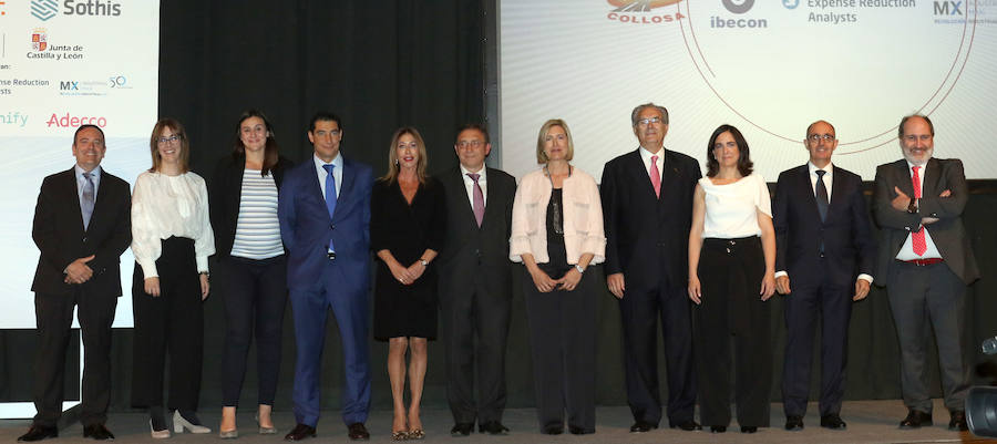 Maite Zamorano, directora de control de gestión de El Nortede Castilla, recibe el premio a mejor directivo en el área financiera.