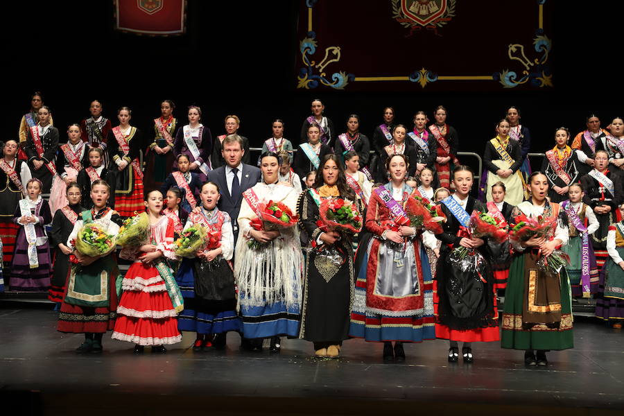 Burgos ya tiene corte real para las próximas fiestas de San Pedro y San Pablo. La reina mayor de los festejos será Alicia Santamaría González, de la Peña Chamarileros, y la reina infantil, Elena González Alonso, del grupo de danzas burgalesas Tierras del Cid.