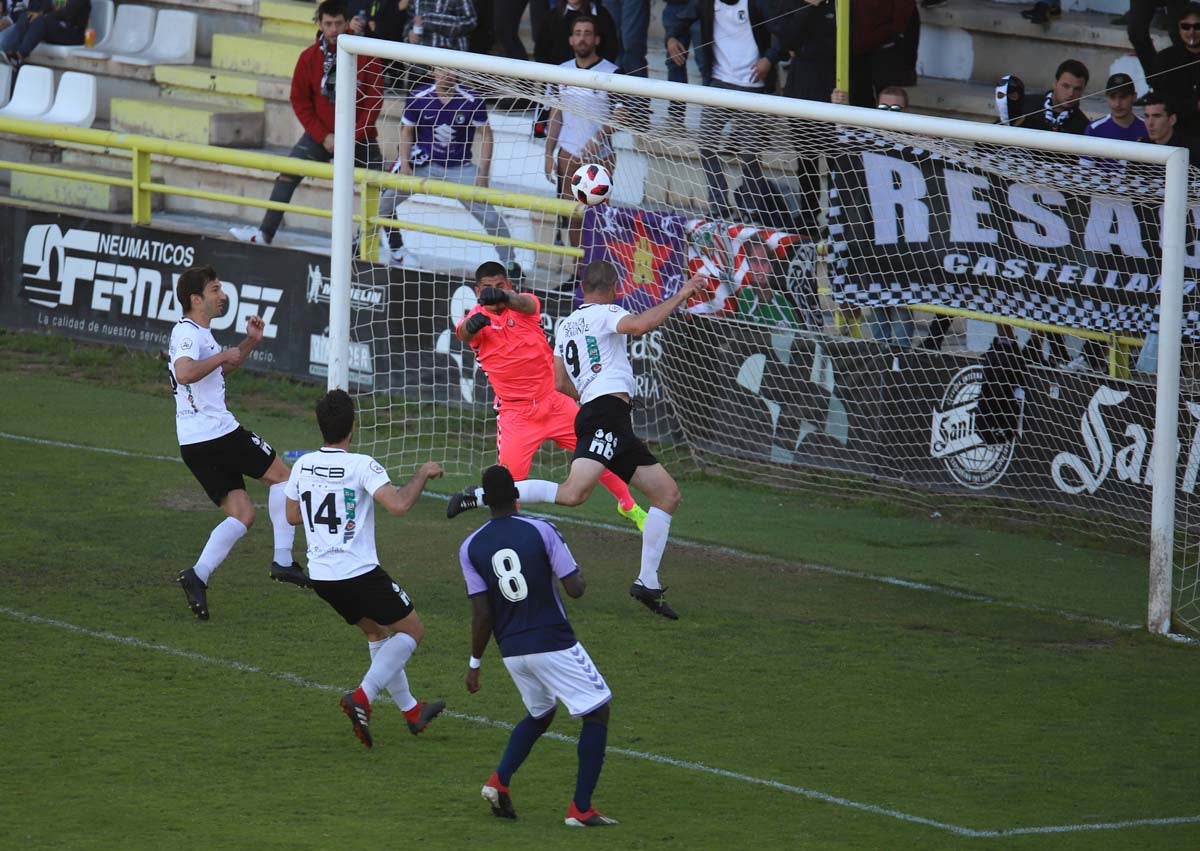 Una selección de las mejores imágenes del Burgos CF - real Valladolid B.