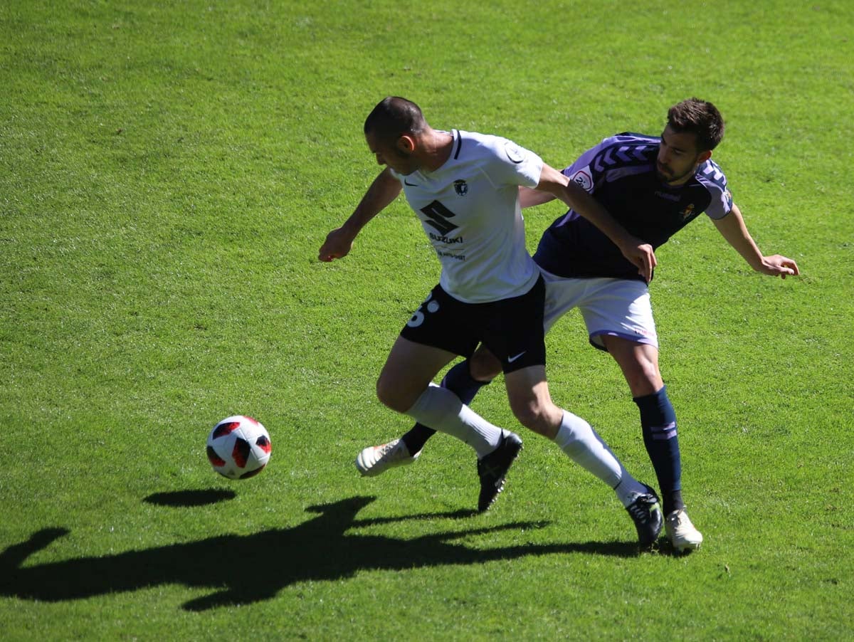 Una selección de las mejores imágenes del Burgos CF - real Valladolid B.