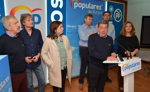 Caras largas en la sede del PP de Burgos. 