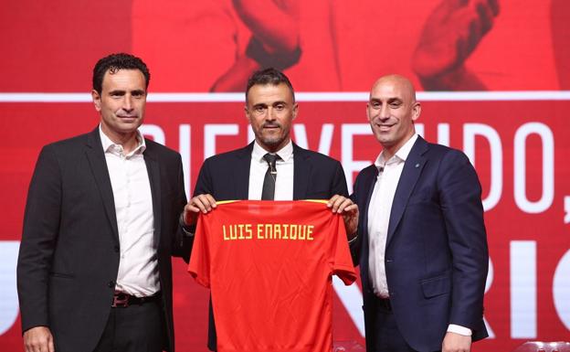 Molina, Luis Enrique y Rubiales, el día de su presentación en Las Rozas