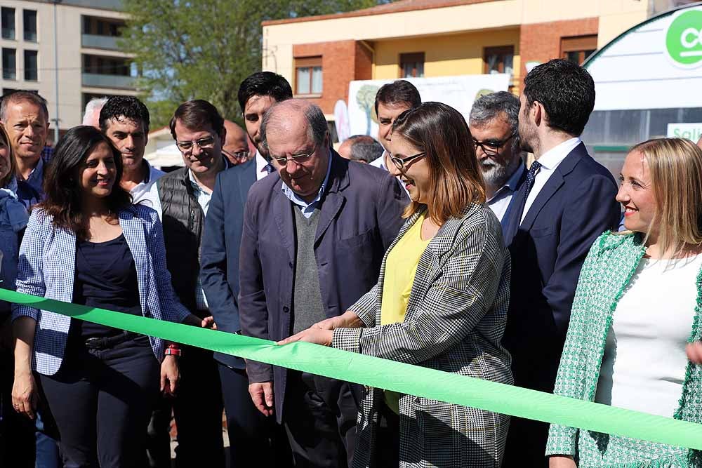 El presidente de la Junta, Juan Vicente Herrera, ha inaugurado la feria pero ha estado acompañado de políticos locales y provinciales, además de los candidatos a la Junta Alfonso Fernández Mañueco y Francisco Igea