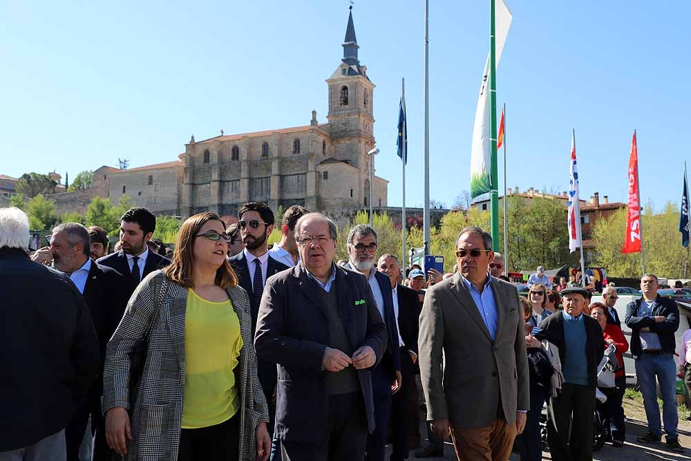 El presidente de la Junta, Juan Vicente Herrera, ha inaugurado la feria pero ha estado acompañado de políticos locales y provinciales, además de los candidatos a la Junta Alfonso Fernández Mañueco y Francisco Igea