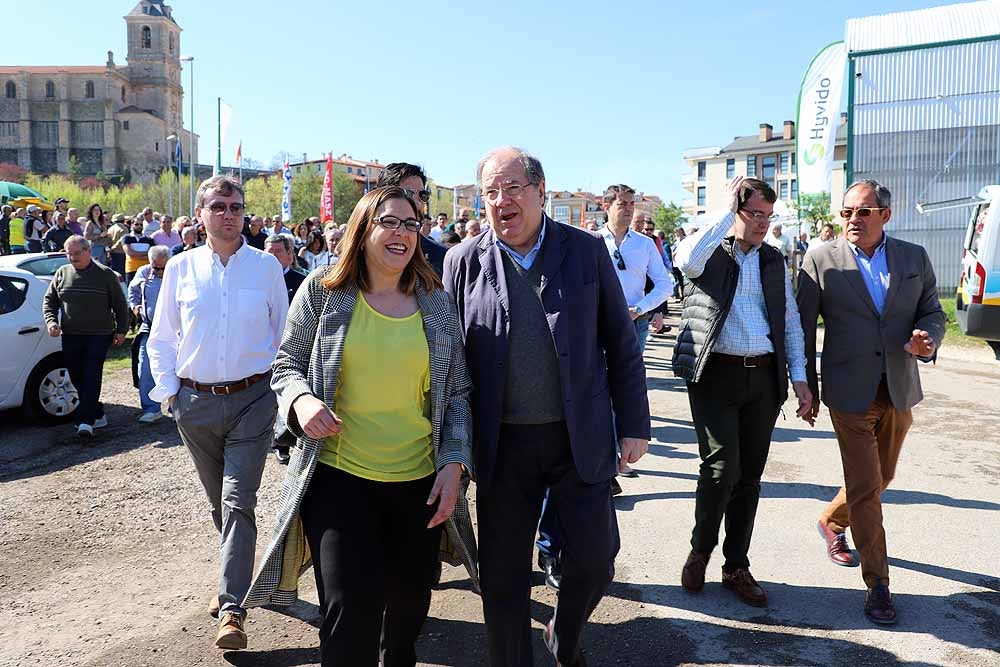 El presidente de la Junta, Juan Vicente Herrera, ha inaugurado la feria pero ha estado acompañado de políticos locales y provinciales, además de los candidatos a la Junta Alfonso Fernández Mañueco y Francisco Igea