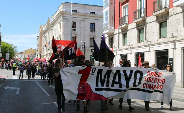 Manifestación convocada por el sindicato CGT en el Primero de Mayo en Burgos. 