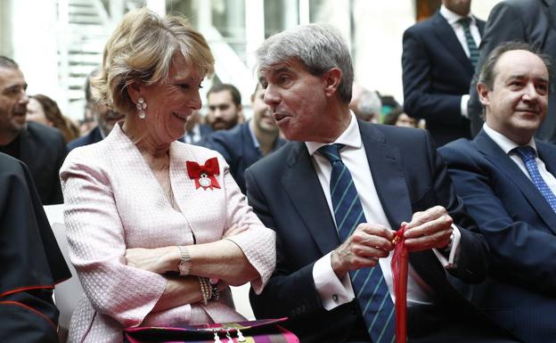 Los expresidentes de la Comunidad de Madrid, Esperanza Aguirre y Ángel Garrido.